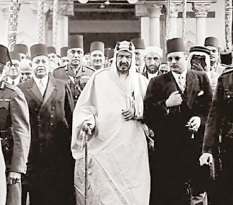 King Abdul Aziz bin Abdul Rahman bin Faisal Al Saud with some of his sons 3